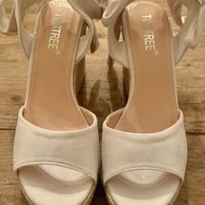 Women's Ivory Wedge Sandals 7M